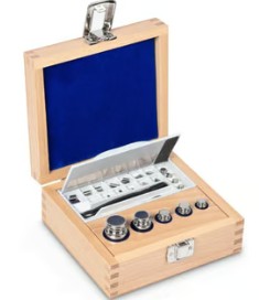 JUEGO DE PESAS E2 1 MG-100 G C/ESTUCHE MADERA