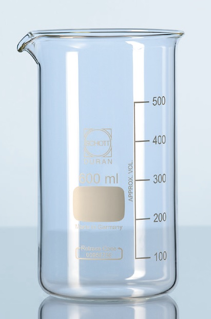 VASO FORMA ALTA CON PICO 800 ML